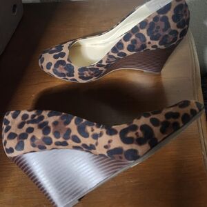 Jessica Simpson Brown Leopard Wedges